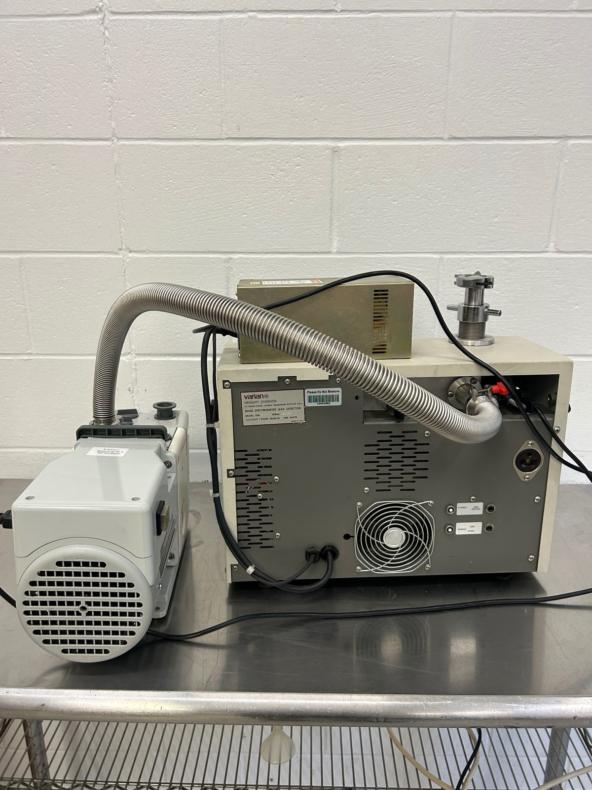 Varian 938-41 Helium Leak Detector with Turbo Pump Working See Video