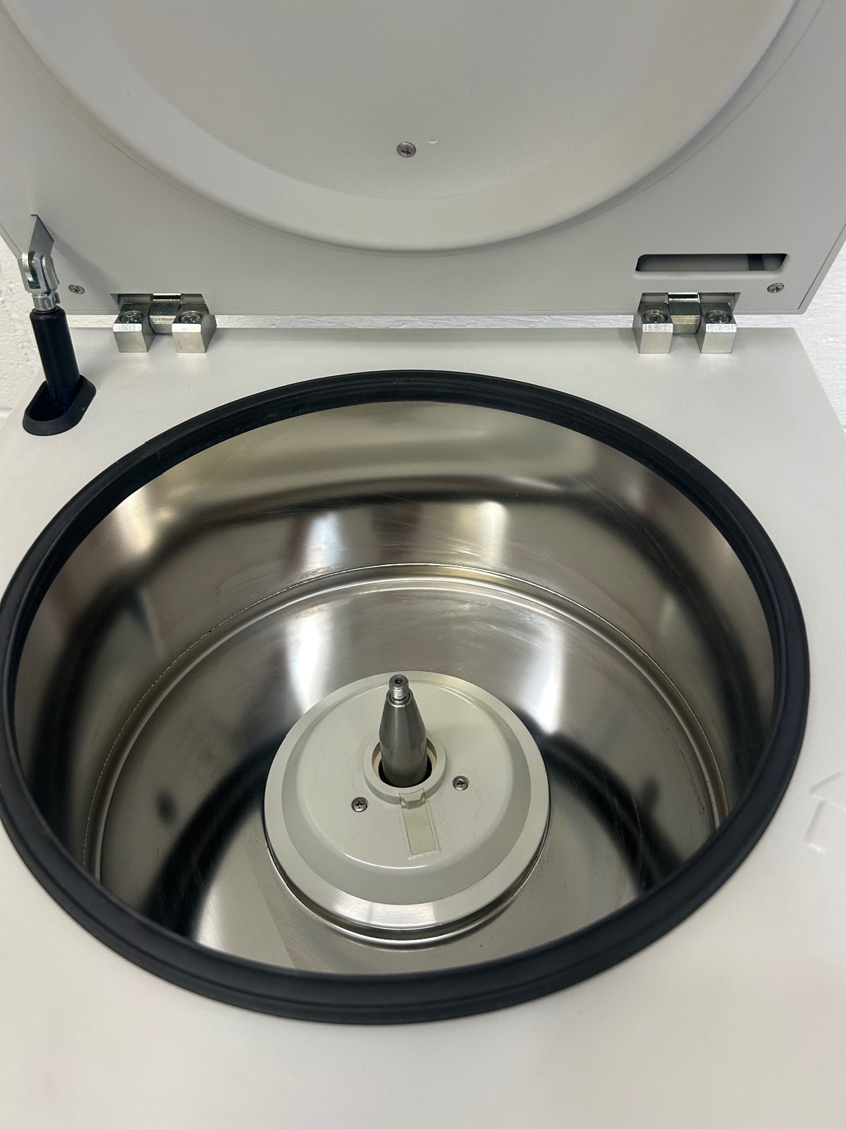 Eppendorf 5804 Benchtop Centrifuge No rotor