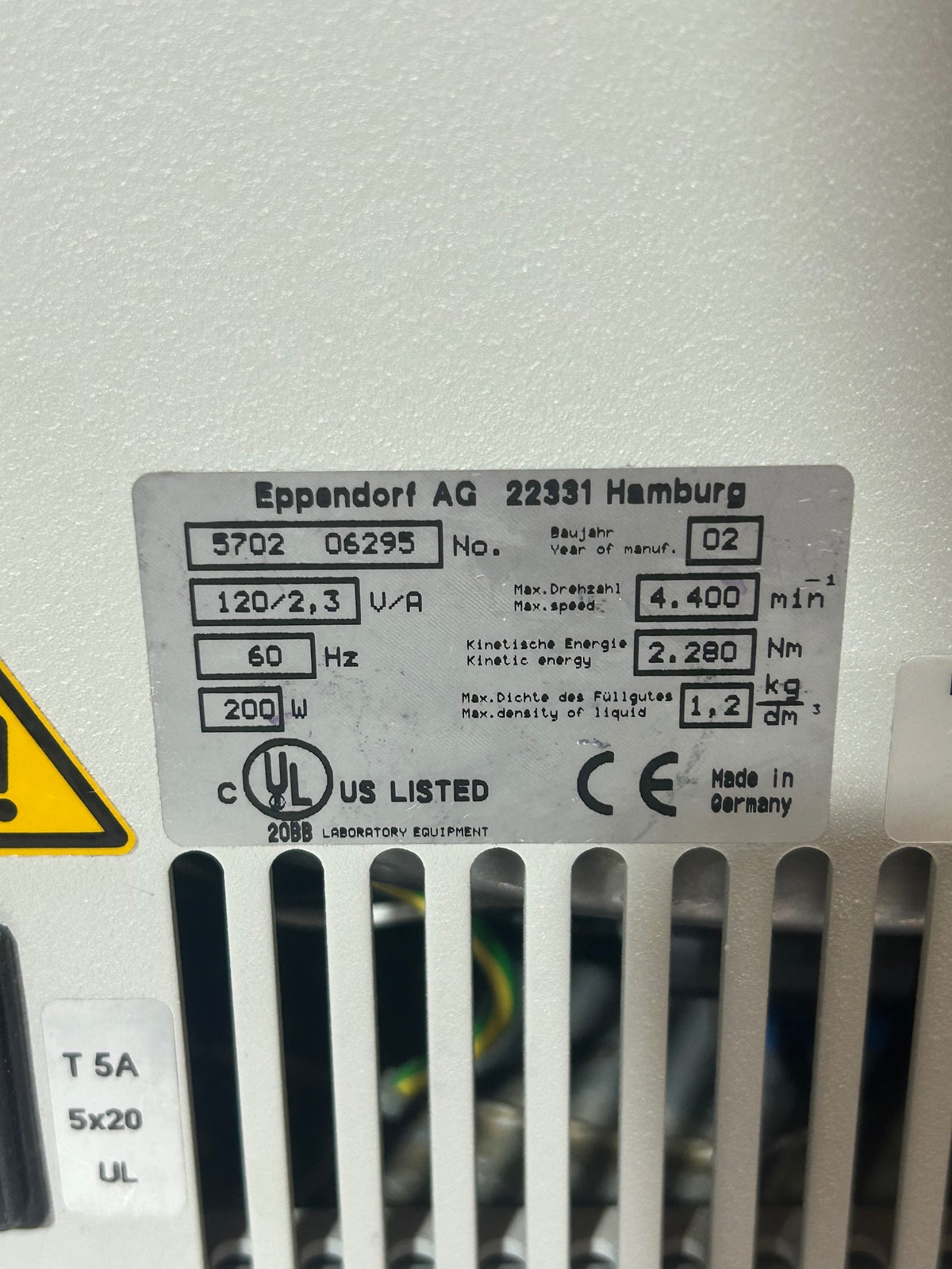 Eppendorf 5702 Benchtop Centrifuge with F-35-30-17 Rotor